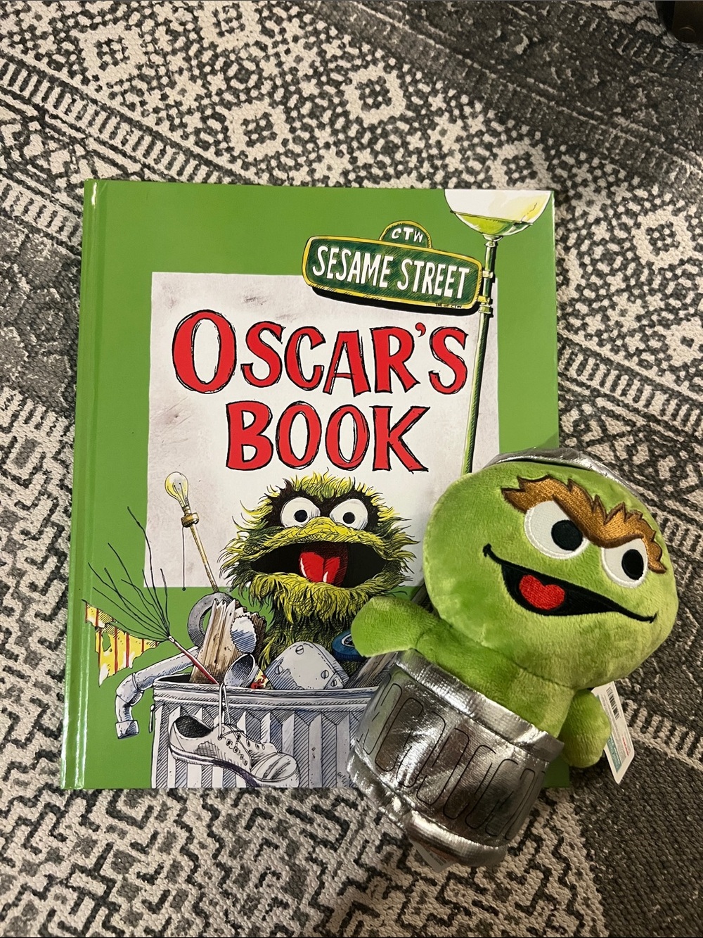 Sesame Street Oscar's Book Set - Green & Red